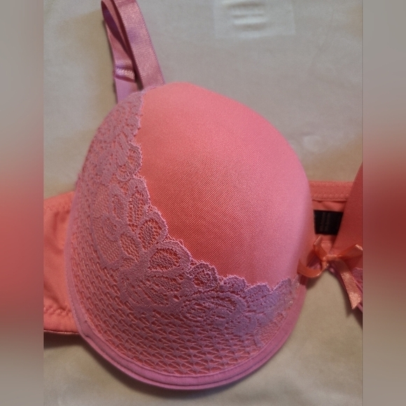 Inteco Intimates Two Tone Lace Trim Bra - Picture 4 of 9